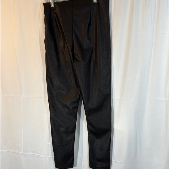 Venti6 Italian Faux Leather Black High-Waisted Pants with Button Detail Size L - Picture 8 of 10